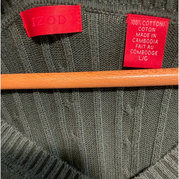 IZOD V-Neck Sweater, men’s size large - Picture 2 of 5